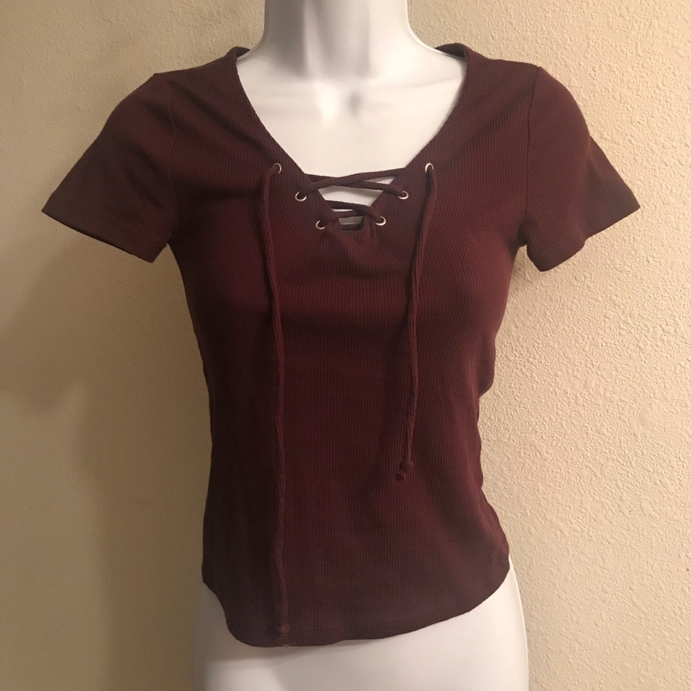 Y Aeropostale lease up burgundy crop top